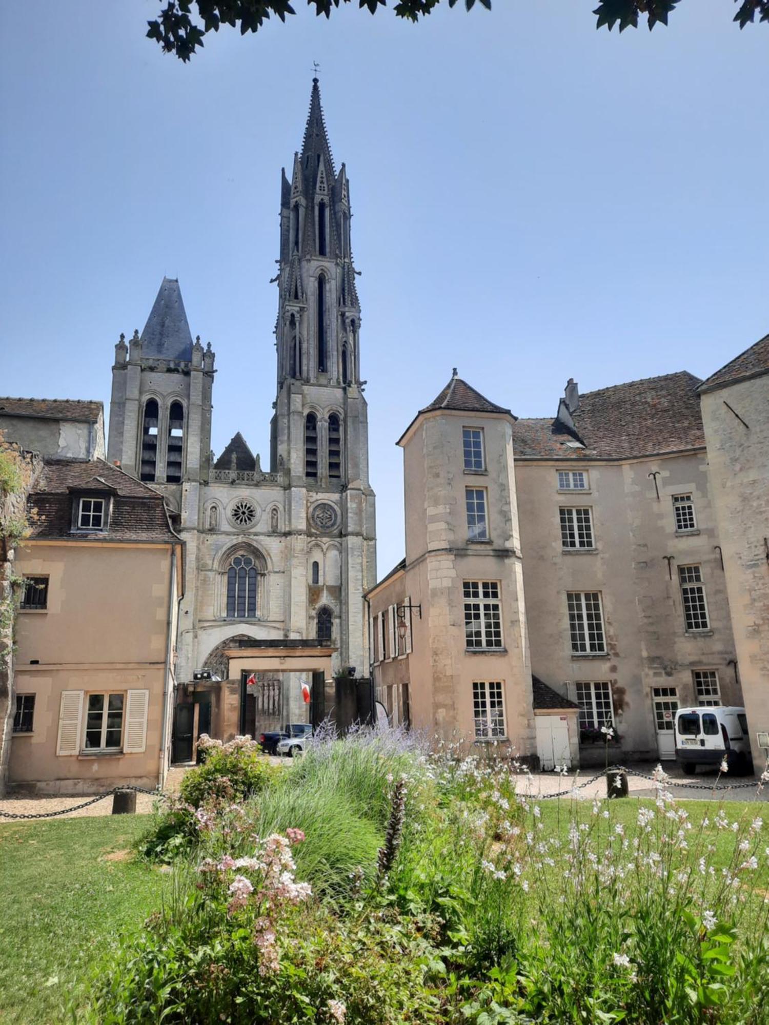 Bed and Breakfast Pierres Et Jardins Senlis  Exteriér fotografie